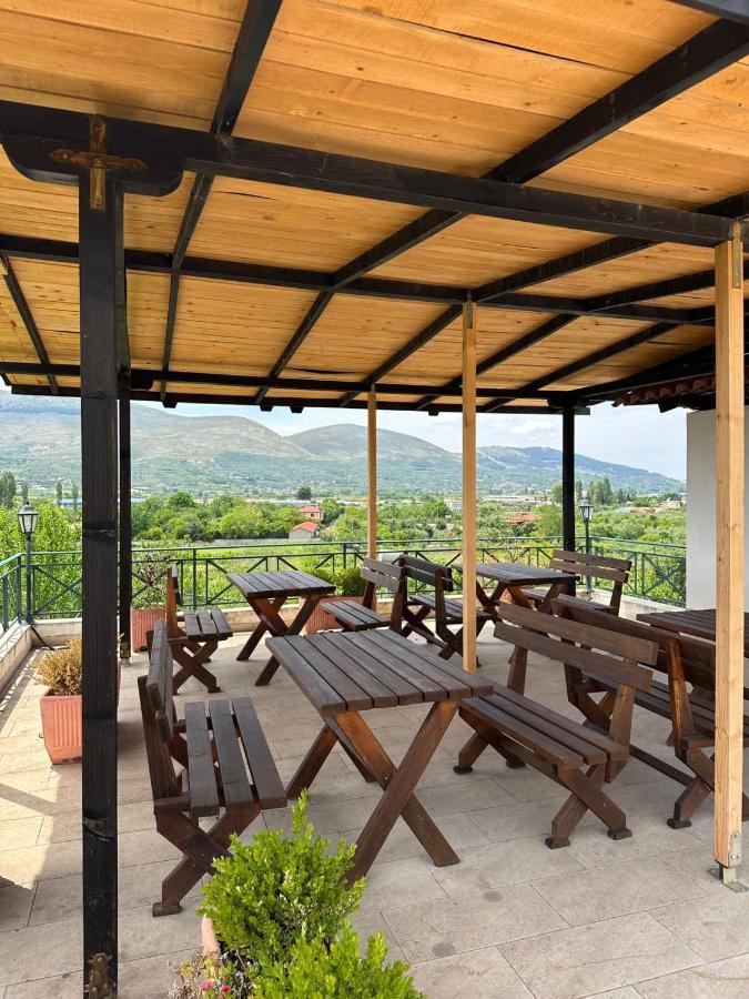 Bed & Breakfast Local Living Edi Berat Exterior photo