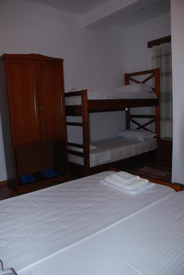 Bed & Breakfast Local Living Edi Berat Exterior photo