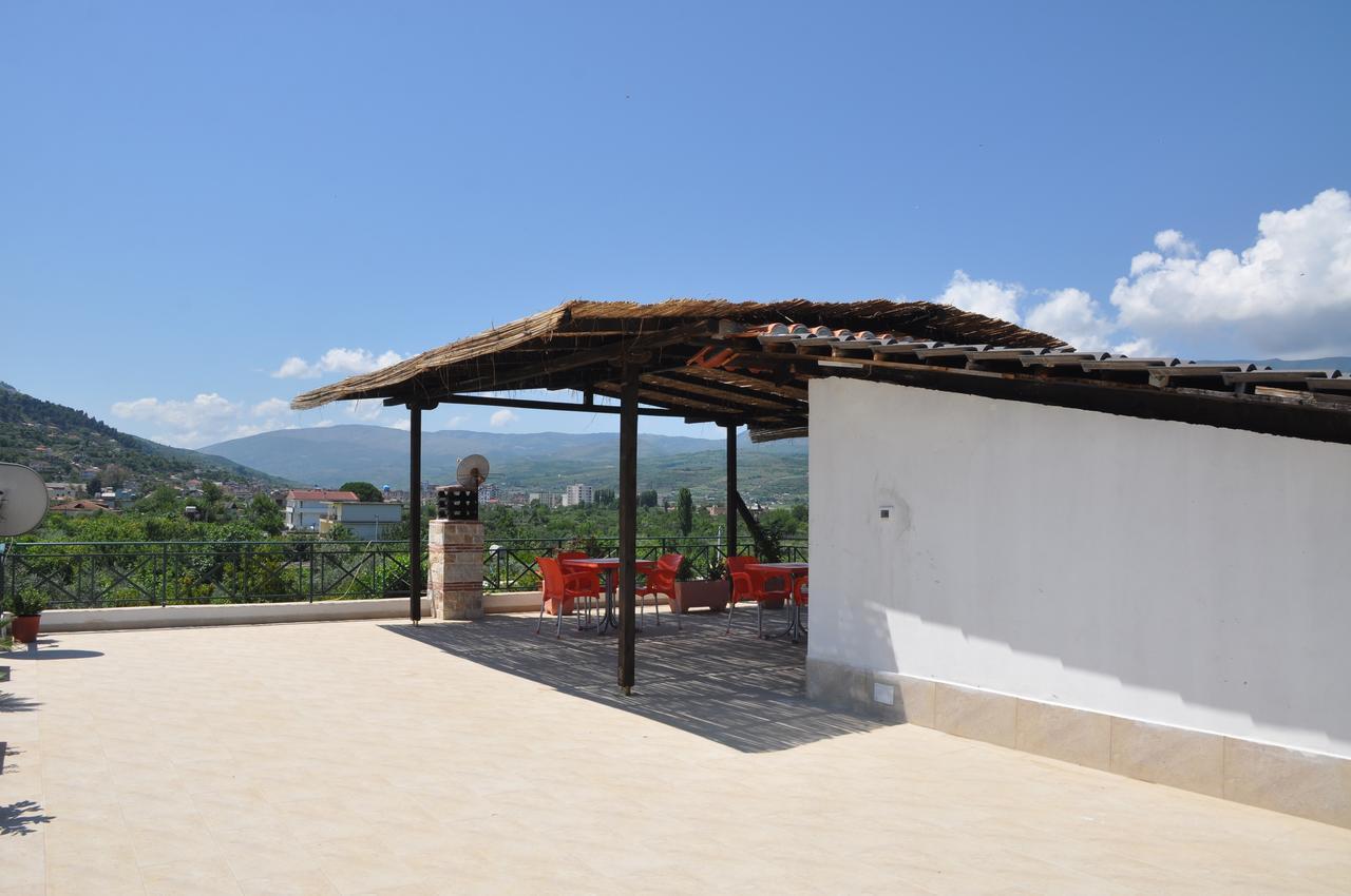 Bed & Breakfast Local Living Edi Berat Exterior photo
