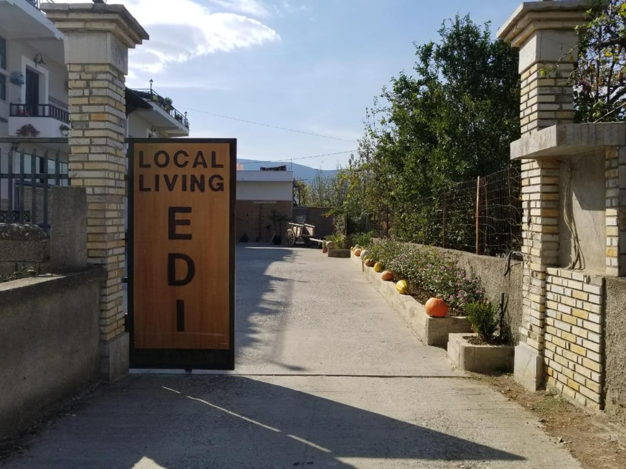 Bed & Breakfast Local Living Edi Berat Exterior photo