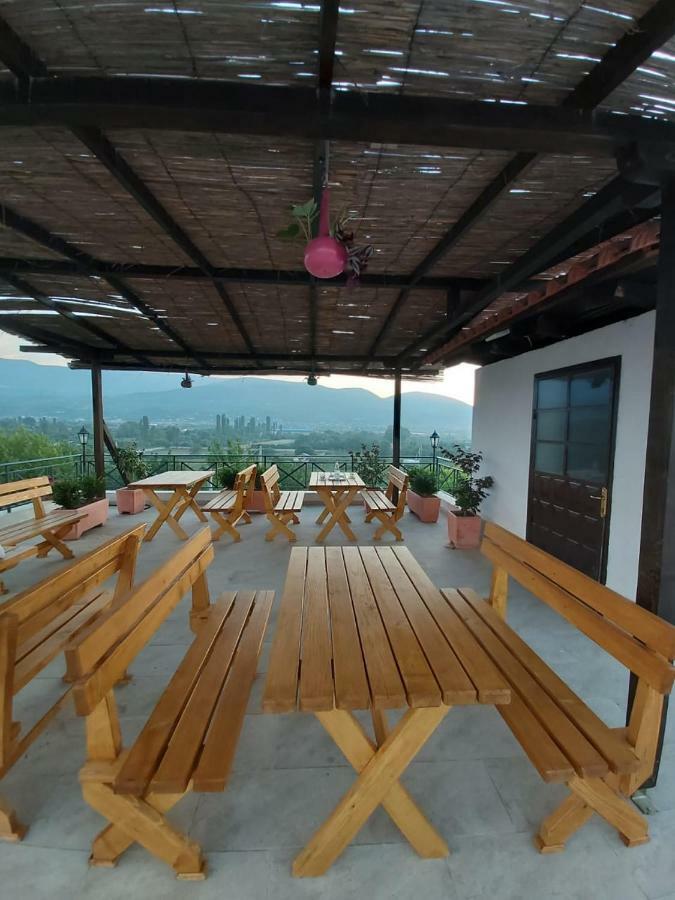 Bed & Breakfast Local Living Edi Berat Exterior photo